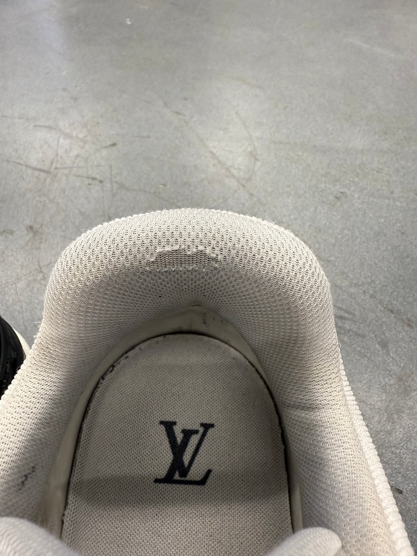US 10 LV 8.5 LOUIS VUITTON LV TRAINER BLACK MONOGRAM DENIM