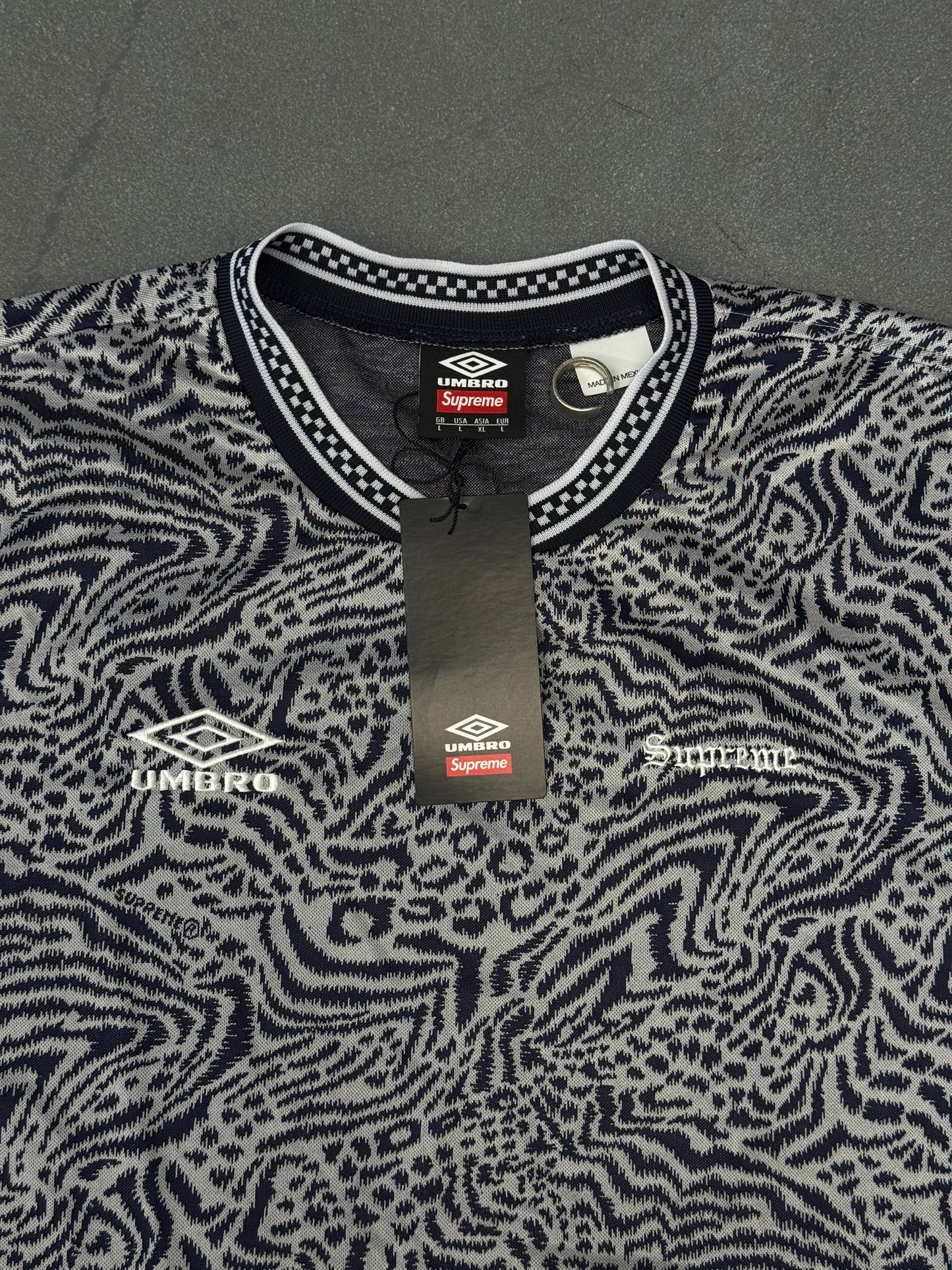 SS23 SUPREME UMBRO JACQUARD ANIMAL PRINT SOCCER JERSEY - NAVY