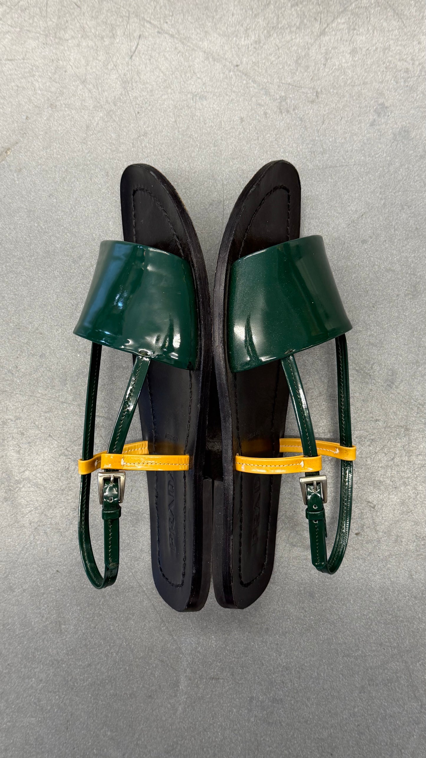 SIZE 10 PRADA GREEN PATENT LEATHER SANDALS (W/BOX)