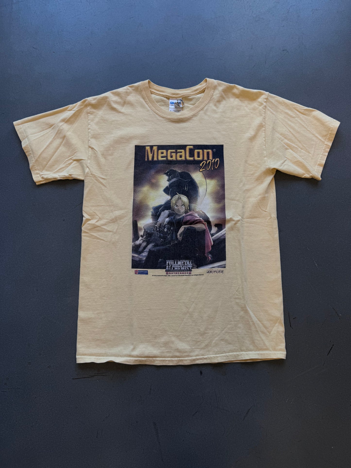 2010 FULL METAL ALCHEMIST MEGACON TEE (GILDAN TAG)