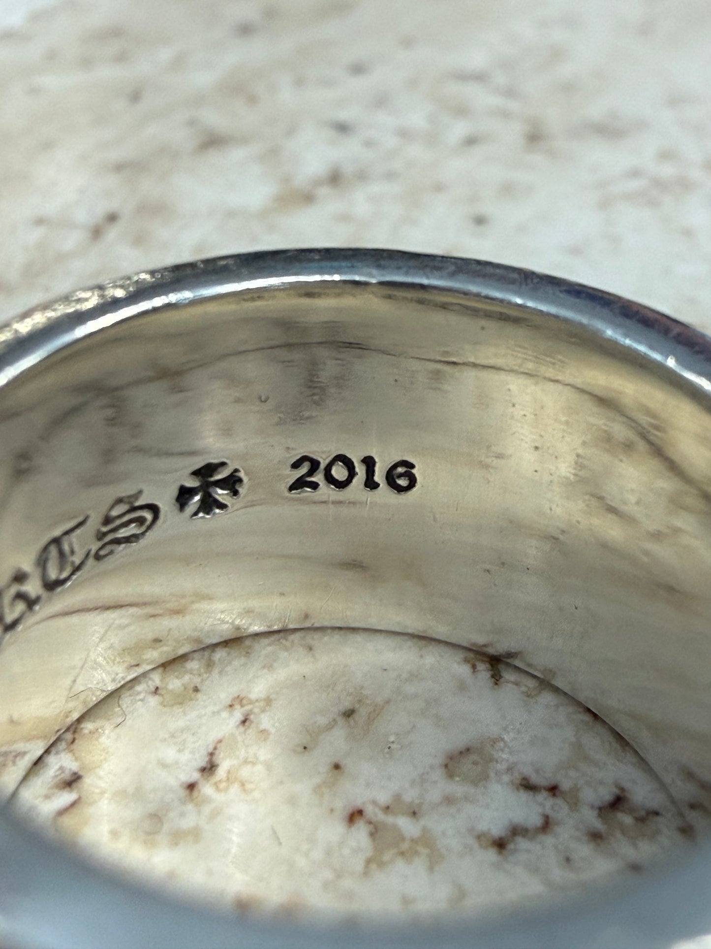 CHROME HEARTS NEGATIVE CH PLUS WIDE BAND SILVER RING (19.5 GRAMS)