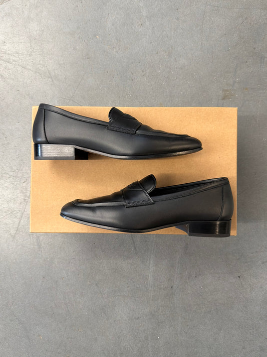 2025 CHANEL UNIFORM CC LOGO STRAP LOAFERS BLACK LAMBSKIN