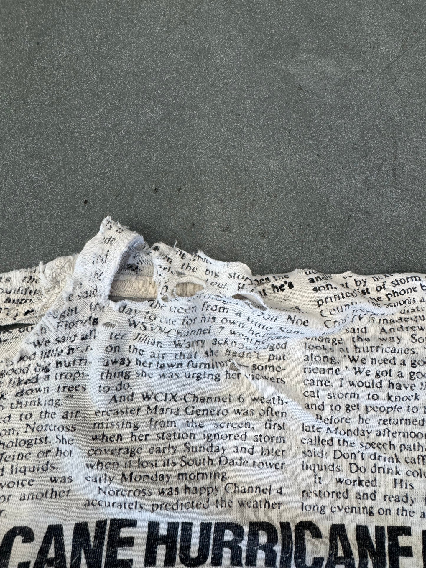 90S HURRICANE ANDREW SHREDDED NEWSPAPER TEE (FADED TAG)