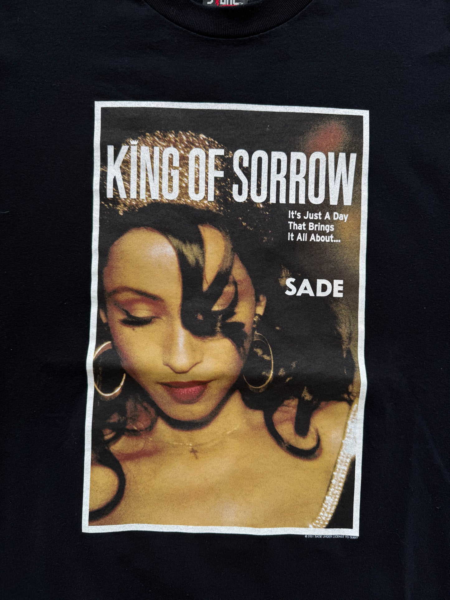 2001 SADE KING OF SORROW TEE (GIANT TAG)