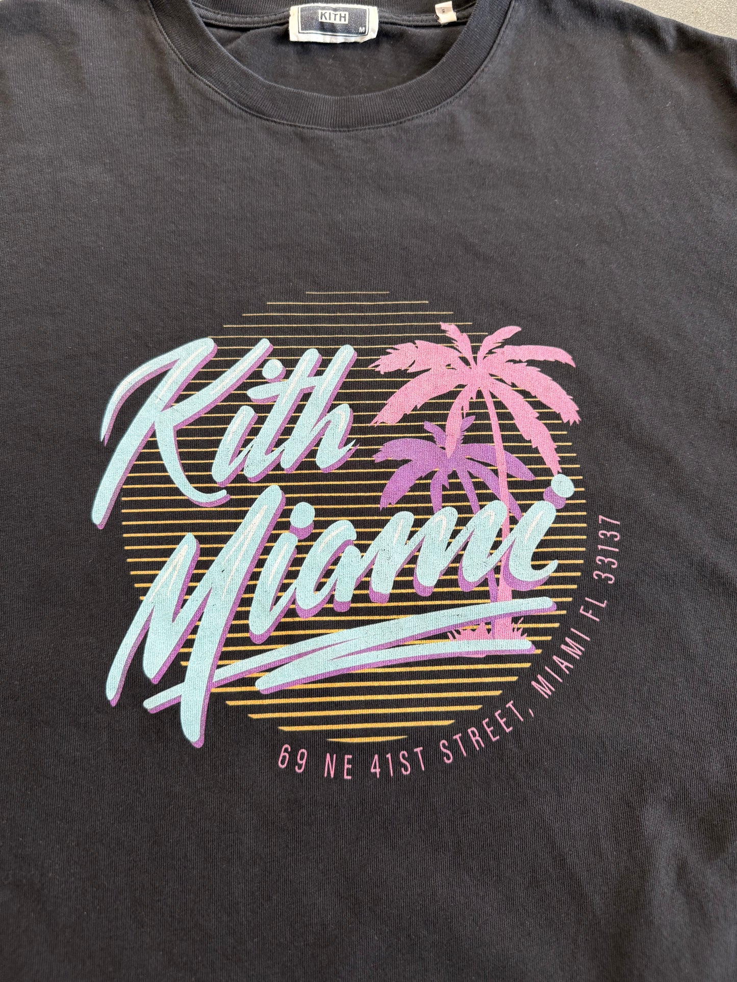 KITH MIAMI NEON SCRIPT TEE - BLACK (M)
