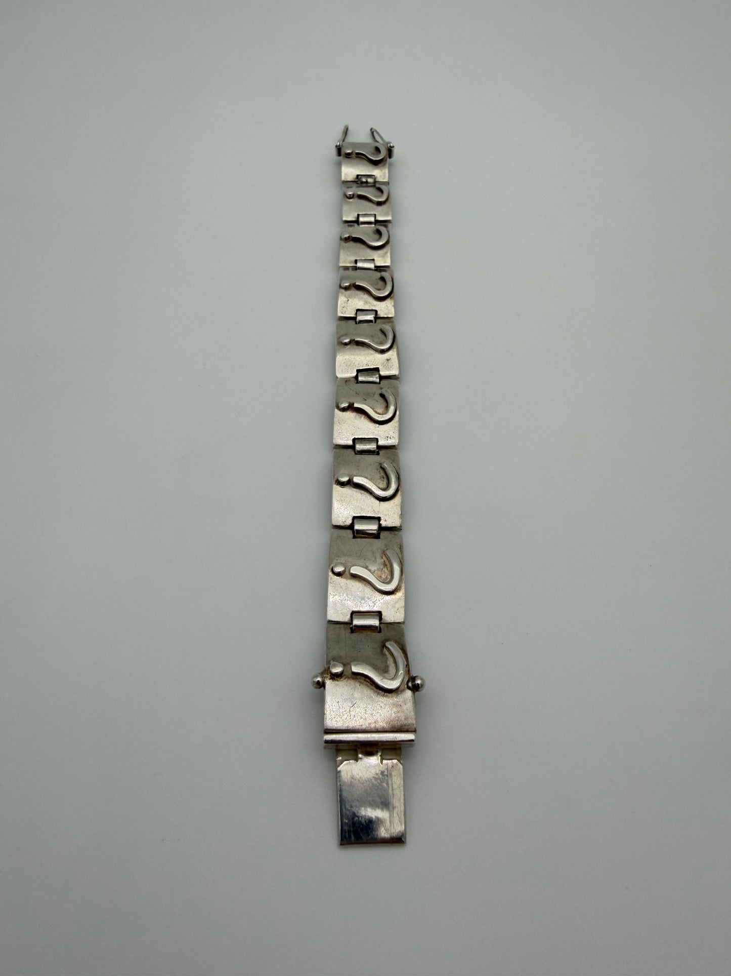 REPEATED QUESTION MARK ? SILVER BRACELET (81.6 GRAMS)