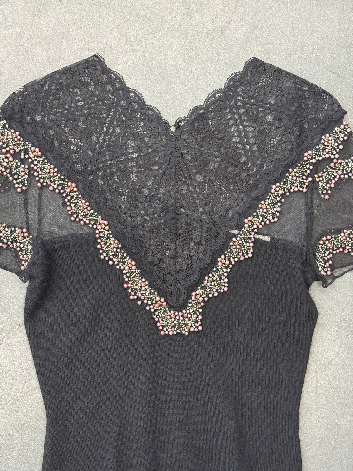 VINTAGE BADGLEY MISCHKA 100& CASHMERE LACE JEWEL TOP