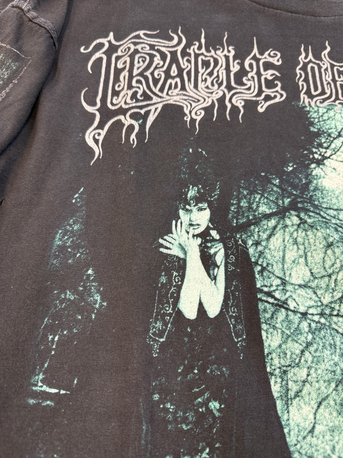 1996 CRADLE OF FILTH DUSK AND HER EMBRACE LS TEE (FIEND TAG)