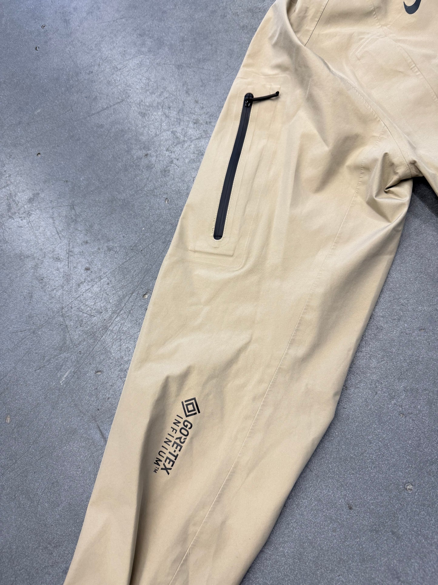 NIKE TRAVIS SCOTT CACT.US CORP GORETEX JACKET KHAKI