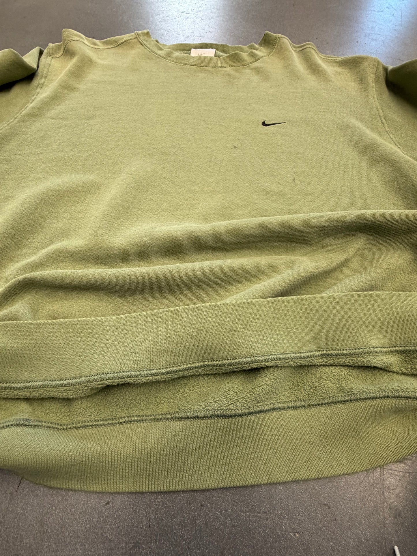 00'S NIKE SIDESWOOSH CREWNECK (GREY NIKE TAG) - JADE