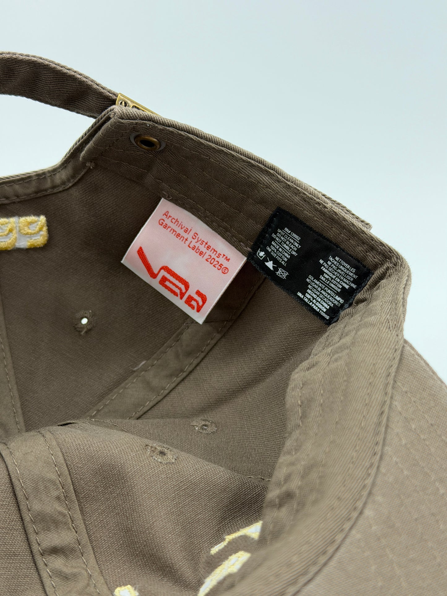 FW25 VIRGIL ABLOH VAA PAPERCLIP CAP - BROWN