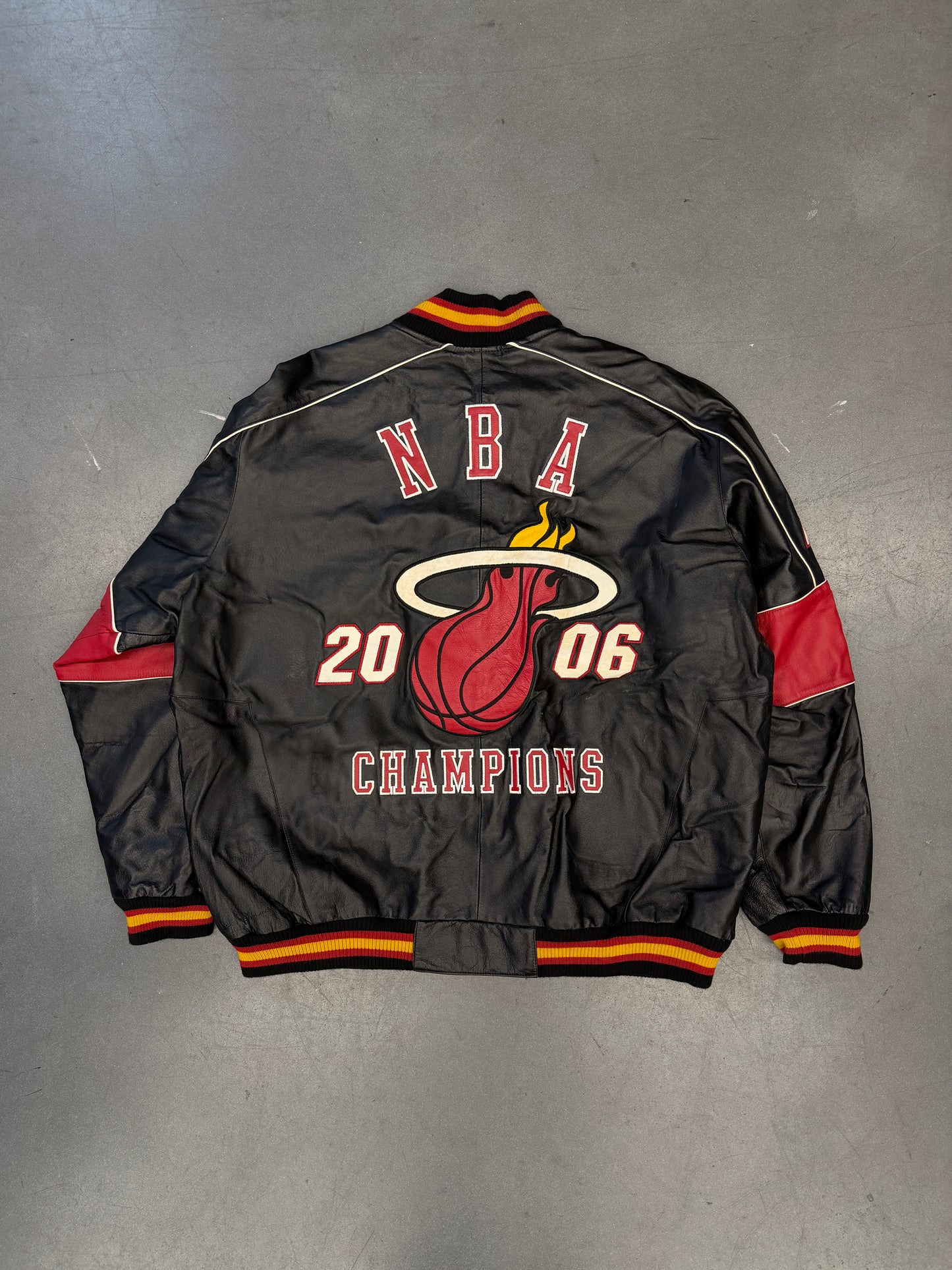 2006 MIAMI HEAT NBA CHAMPIONS LEATHER JACKET (REAL SPORTS FASHION TAG)
