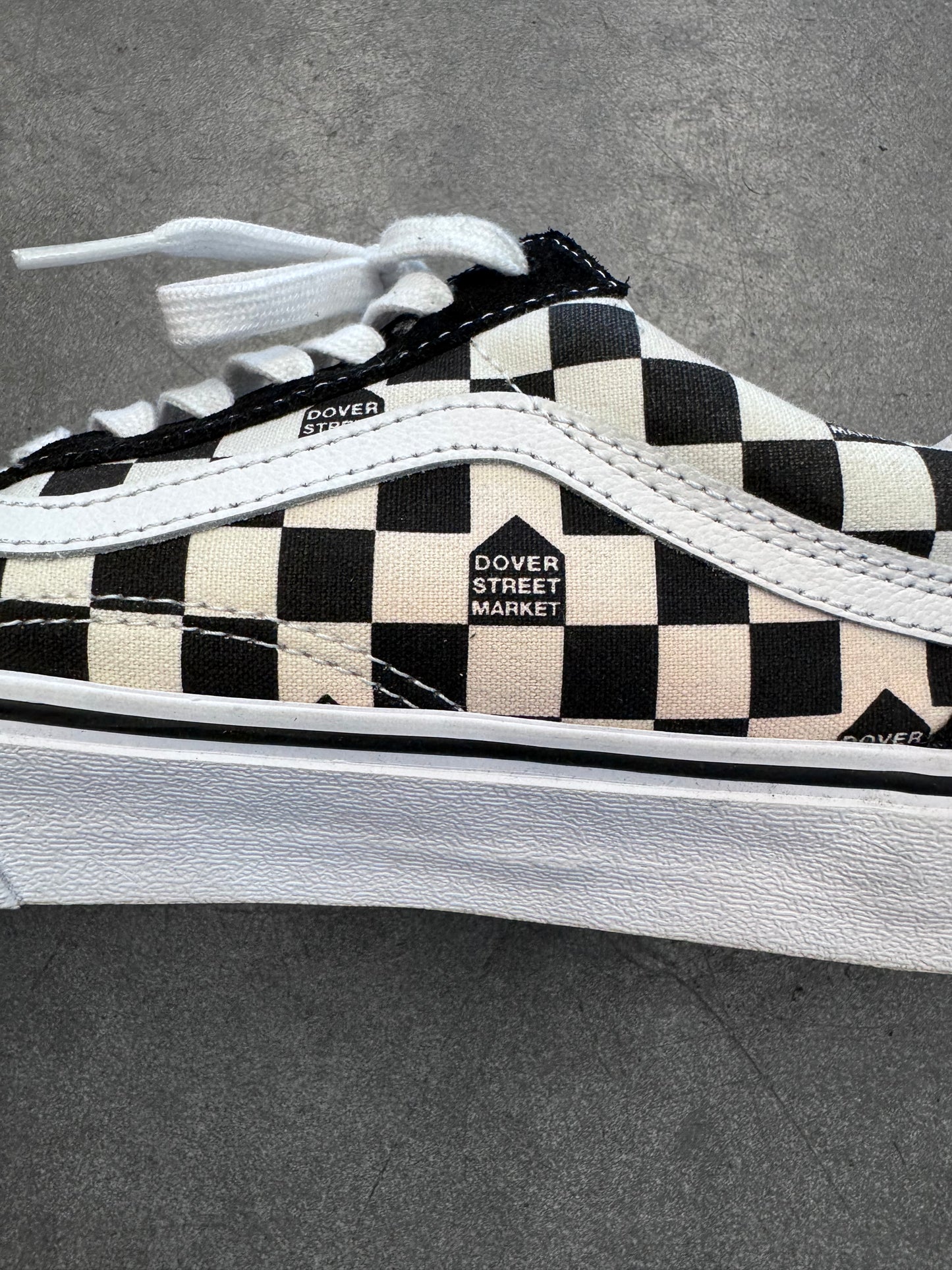 SIZE 8 VANS OLD SKOOL DSM CHECK DOVER STREET MARKET (PRE-OWNED NO NOX)