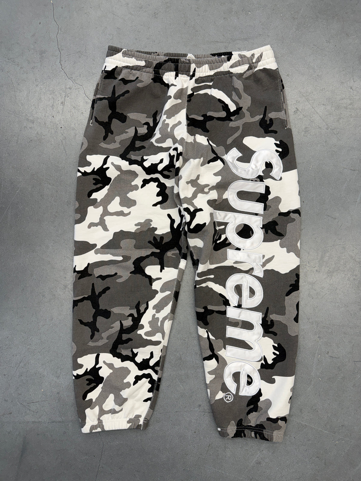SS26 SUPREME SATIN APPLIQUE SWEATPANTS - SNOW CAMO