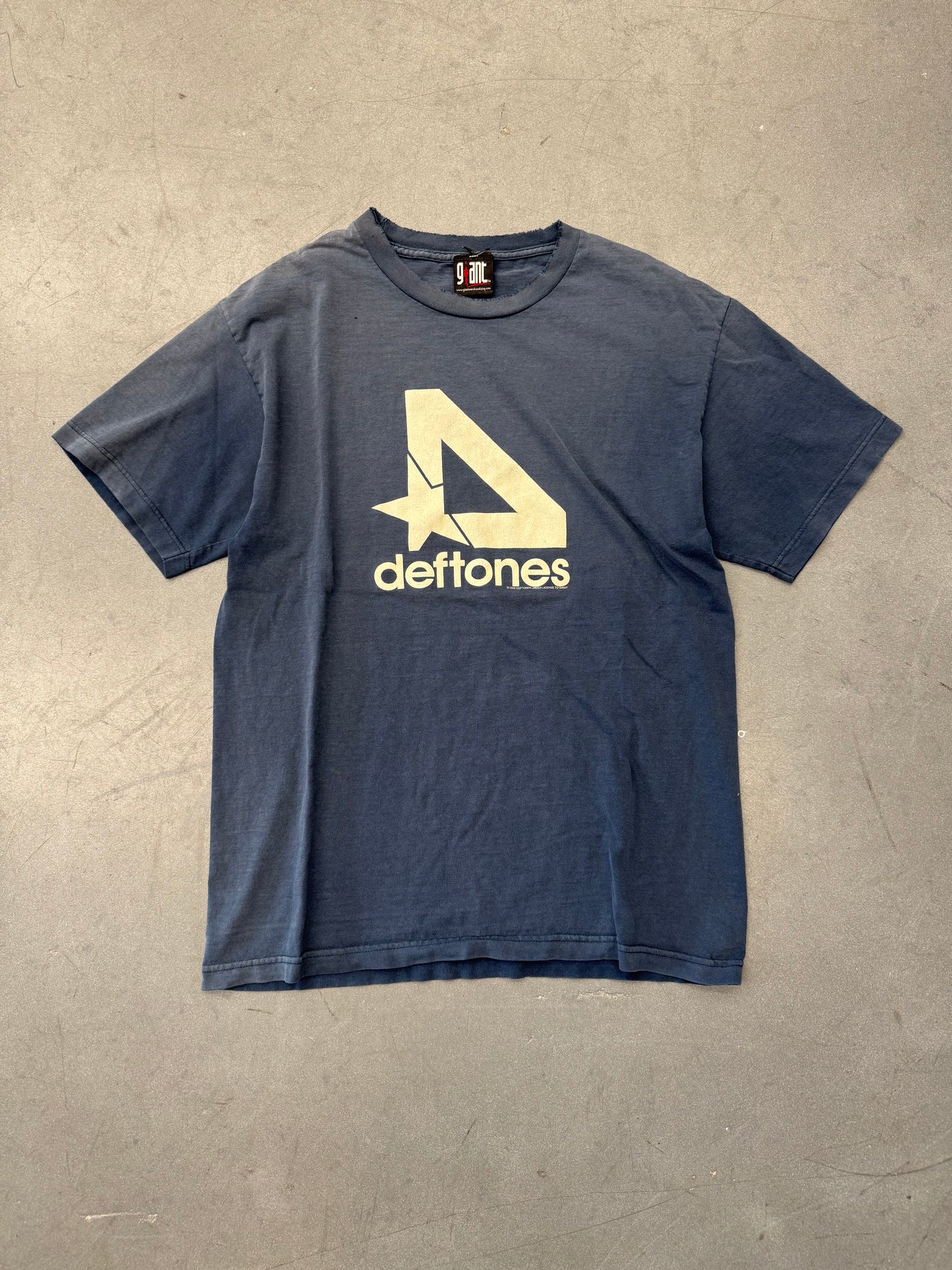 2000 DEFTONES STAR LOGO TEE (GIANT TAG)
