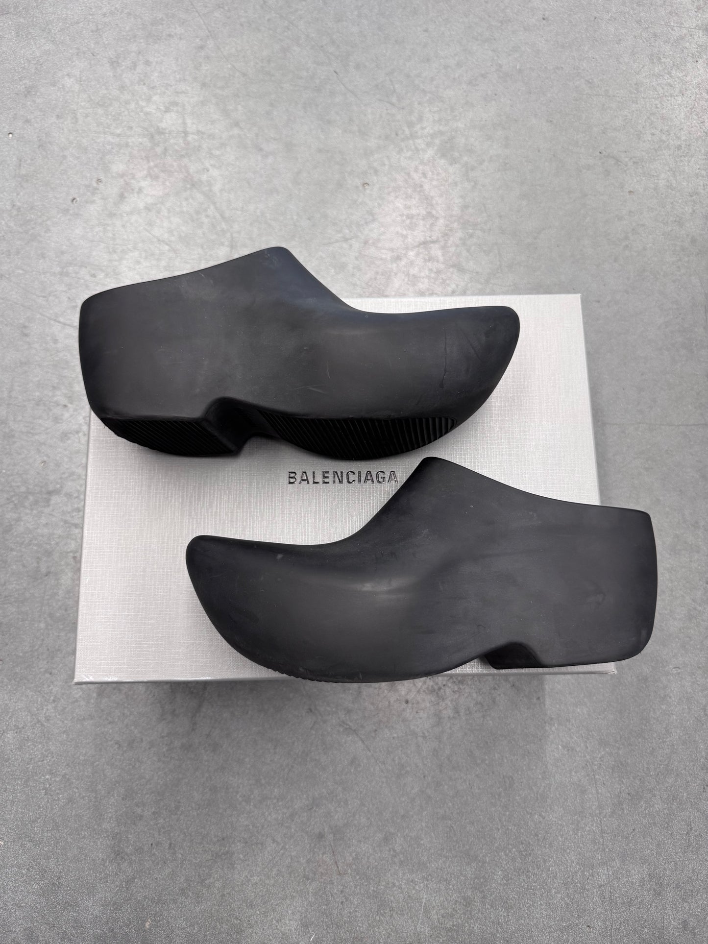 SIZE 43 BALENCIAGA TECHNO CLOG - MATTE BLACK (PRE-OWNED WITH BOX)