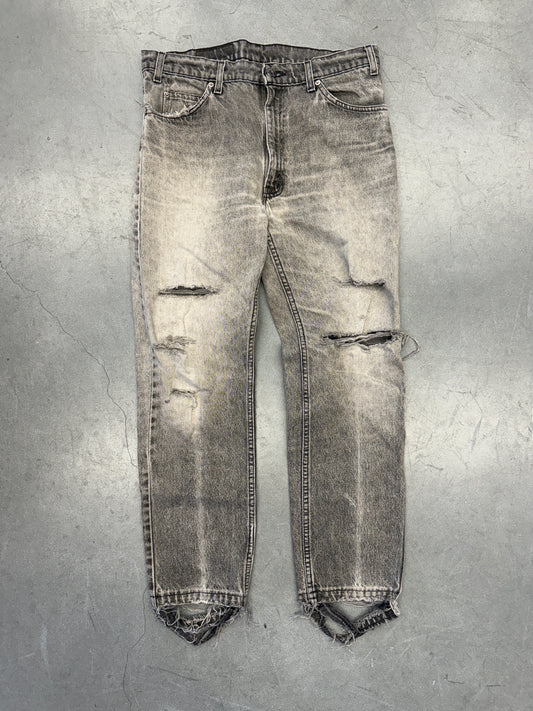 VINTAGE LEVI'S 505 REGULAR FIT FADED BLACK DENIM JEANS (34X30)