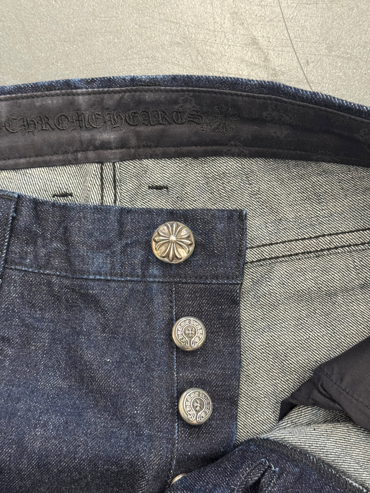 CHROME HEARTS KS RAW DENIM JEANS