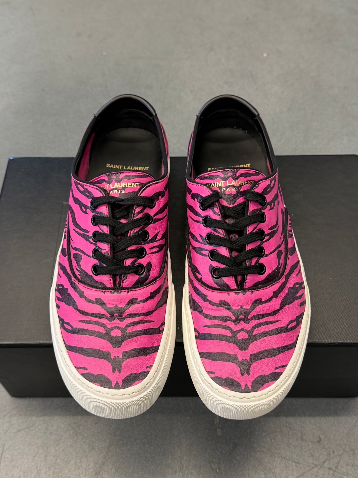 SAINT LAURENT VENICE PINK TIGER PRINT LOW TOP LEATHER SNEAKER (W/BOX)