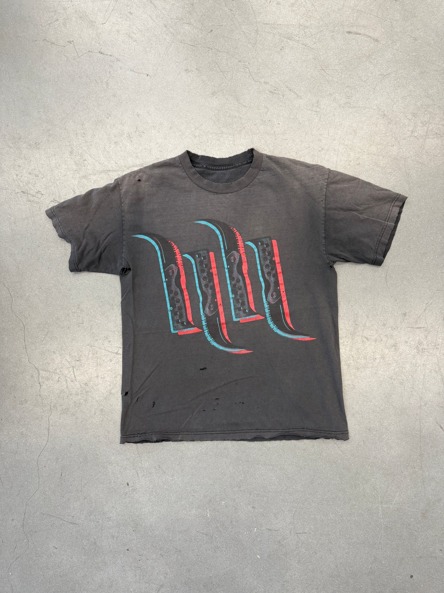 Y2K HART AND HUNTINGTON 3D LOGO DISTRESSED TEE (PULLED TAG)