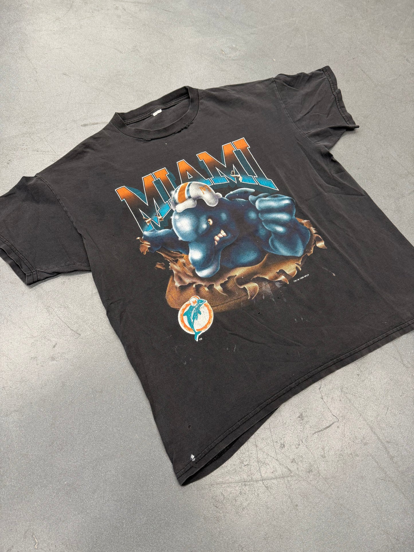 1995 MIAMI DOLPHINS NFLP BREAKTHROUGH FADED TEE (PULLED TAG)