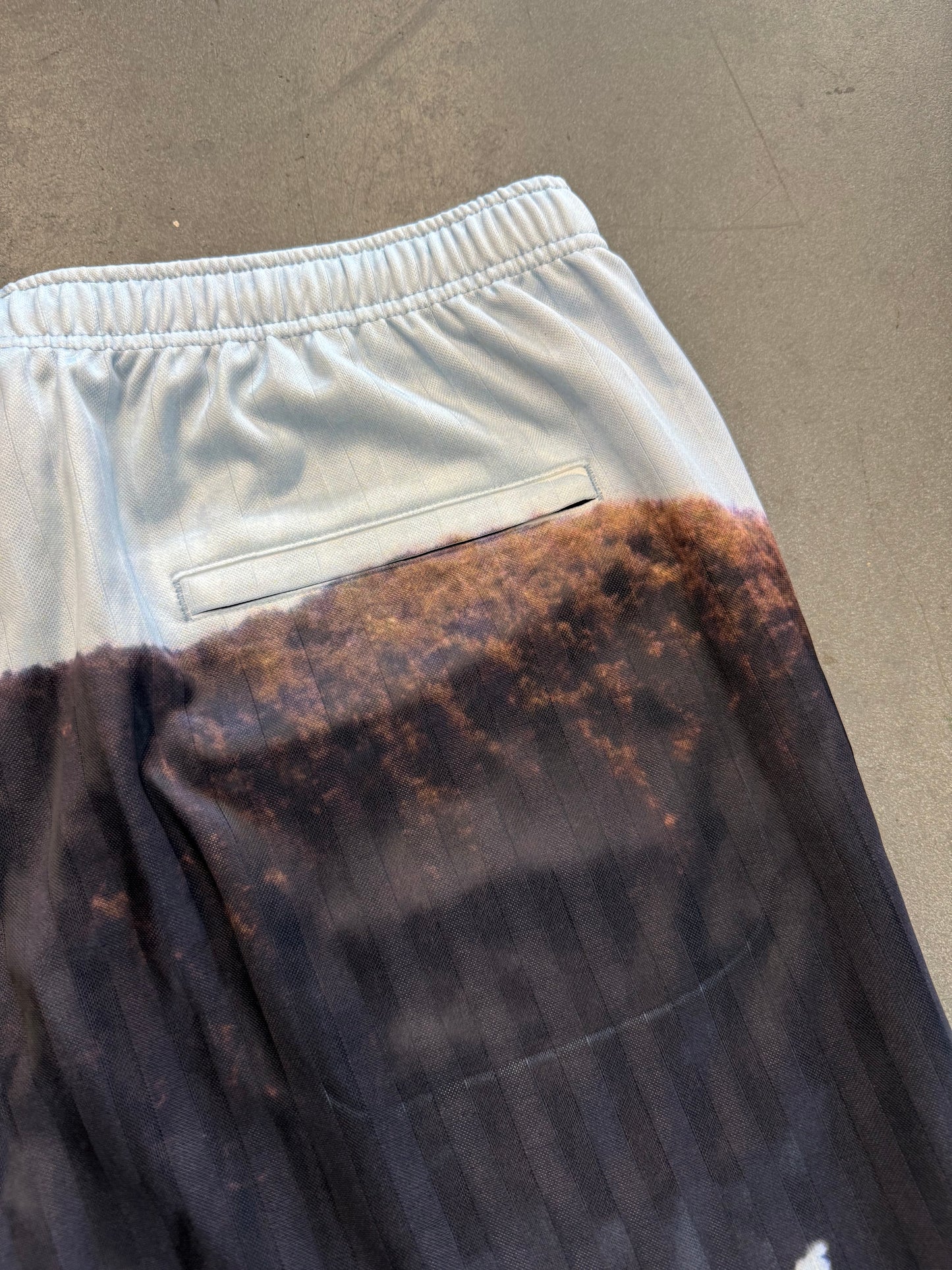 SS25 SUPREME DAMIEN HIRST RAM SOCCER SHORT - BLACK