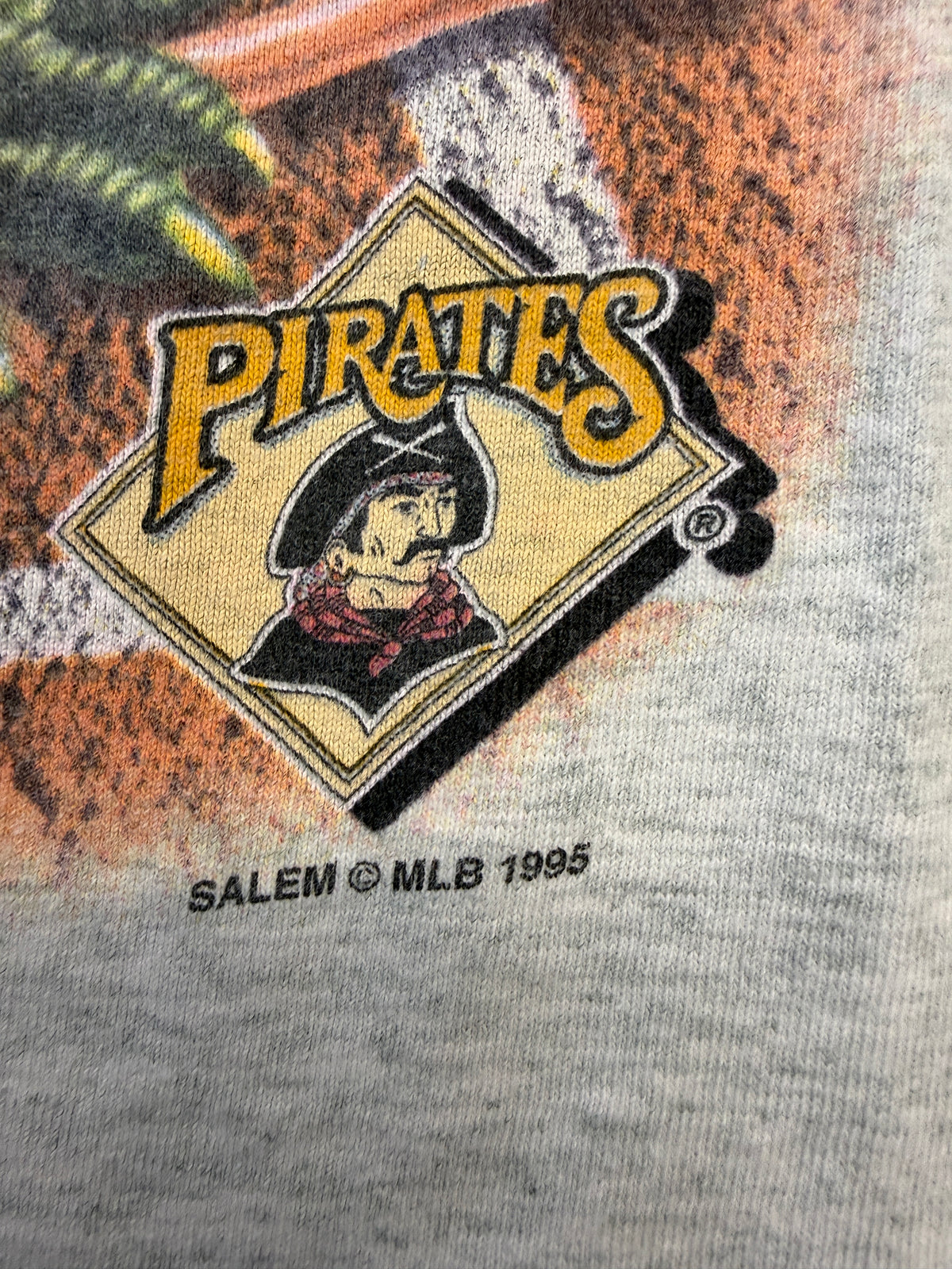 1995 PITTSBURGH PIRATES BRADENTON, FLORIDA SPRING TRAINING ALLIGATOR TEE (PRO PLAYER TAG)
