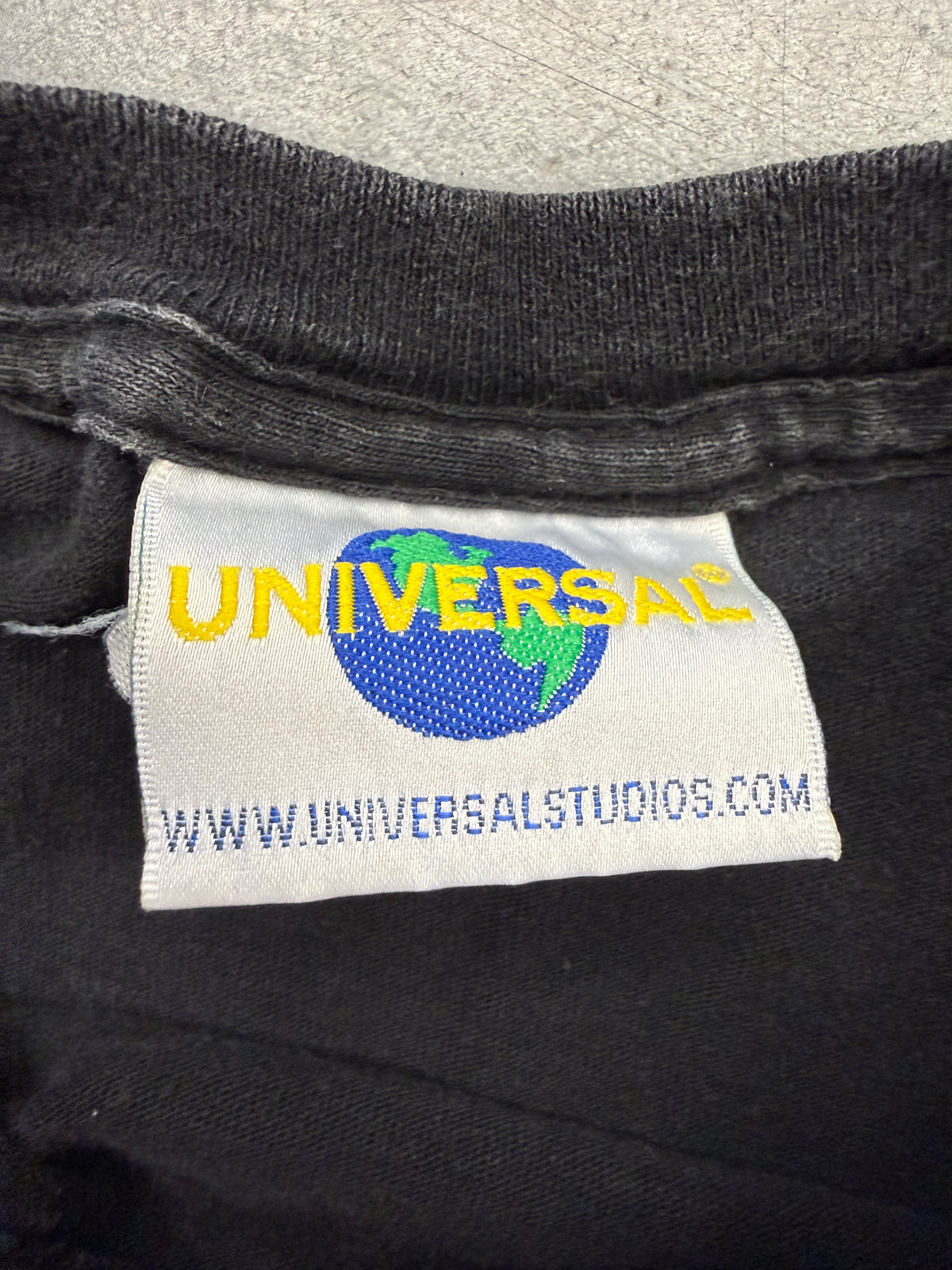 1998 MARVEL SUPER-HEROES ISLANDS OF ADVENTURE TEE (UNIVERSAL STUDIOS TAG)