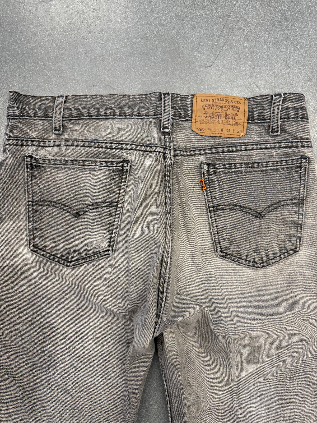 VINTAGE LEVI'S 505 REGULAR FIT FADED BLACK DENIM JEANS (34X30)