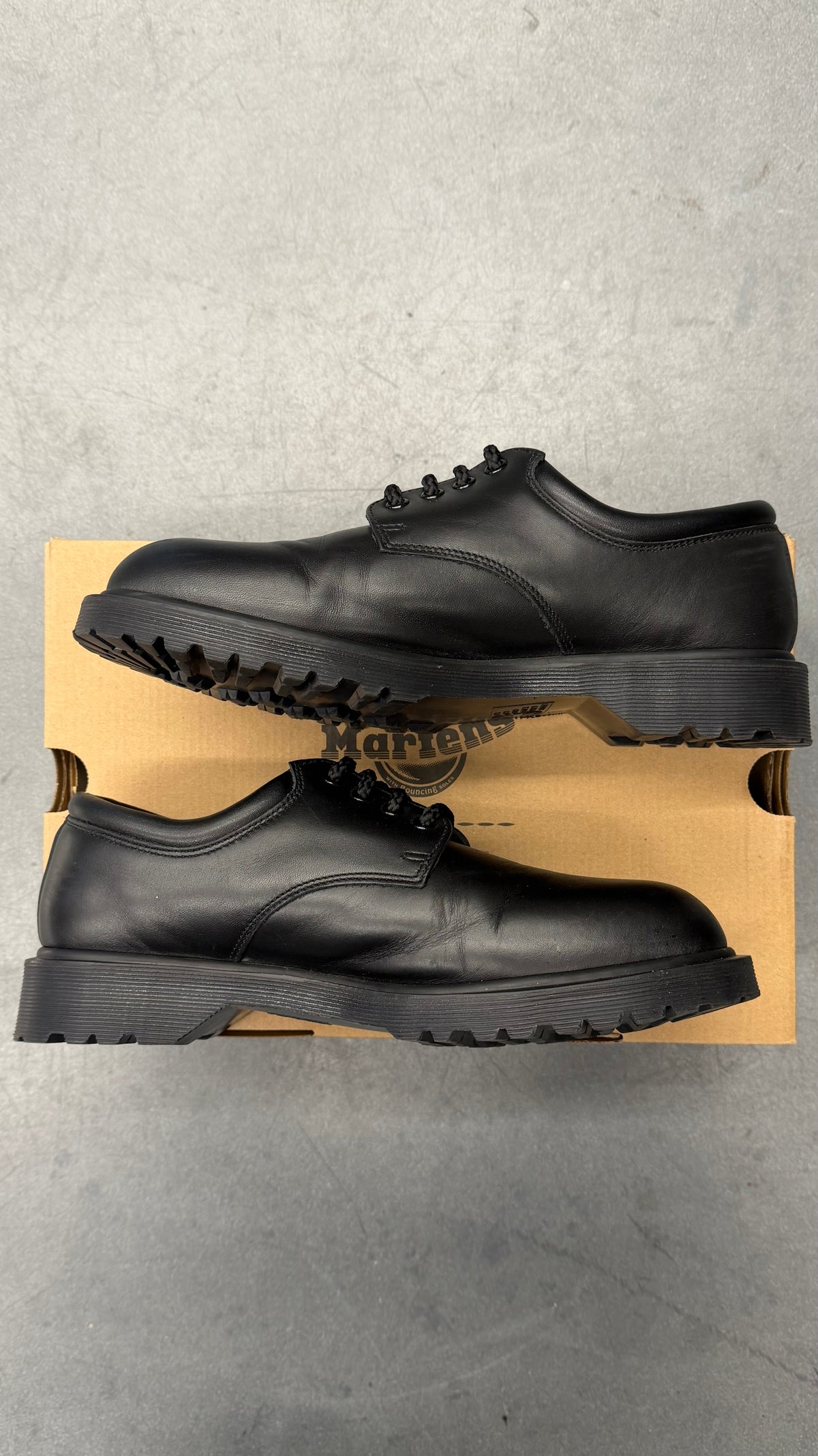 SS26 SUPREME DR. MARTENS POSTAL 4-EYE SHOE
