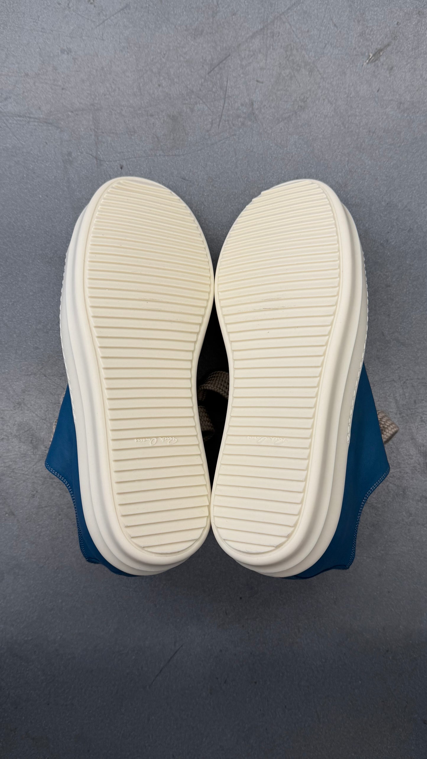 RICK OWENS JUMBOLACE LOW SNEAKS - NUBLU/MILK/MILK