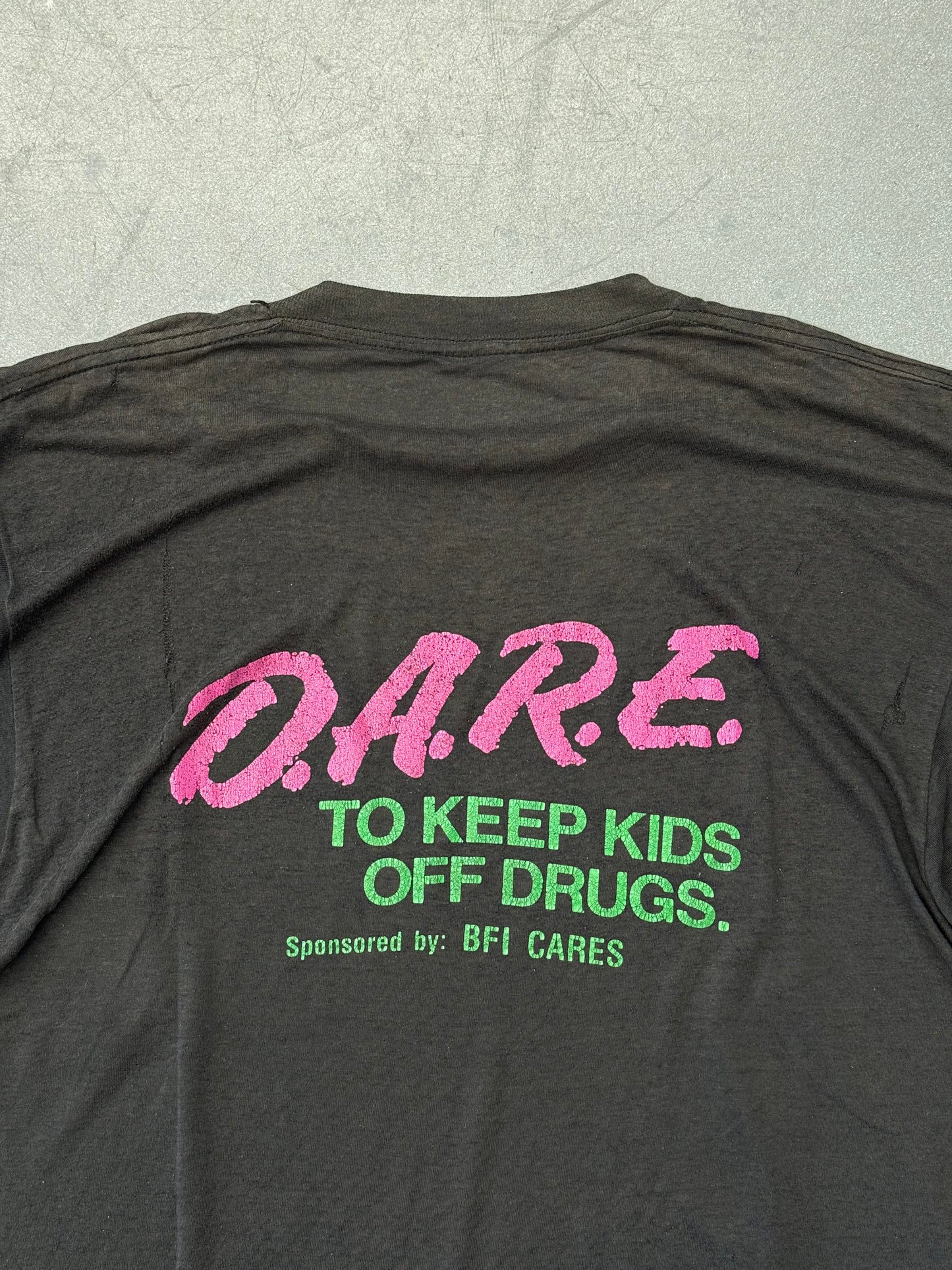 90'S D.A.R.E. TO KEEP KIDS OFF DRUGS PAPER THIN DISTRESSED TEE (PULLED TAG)