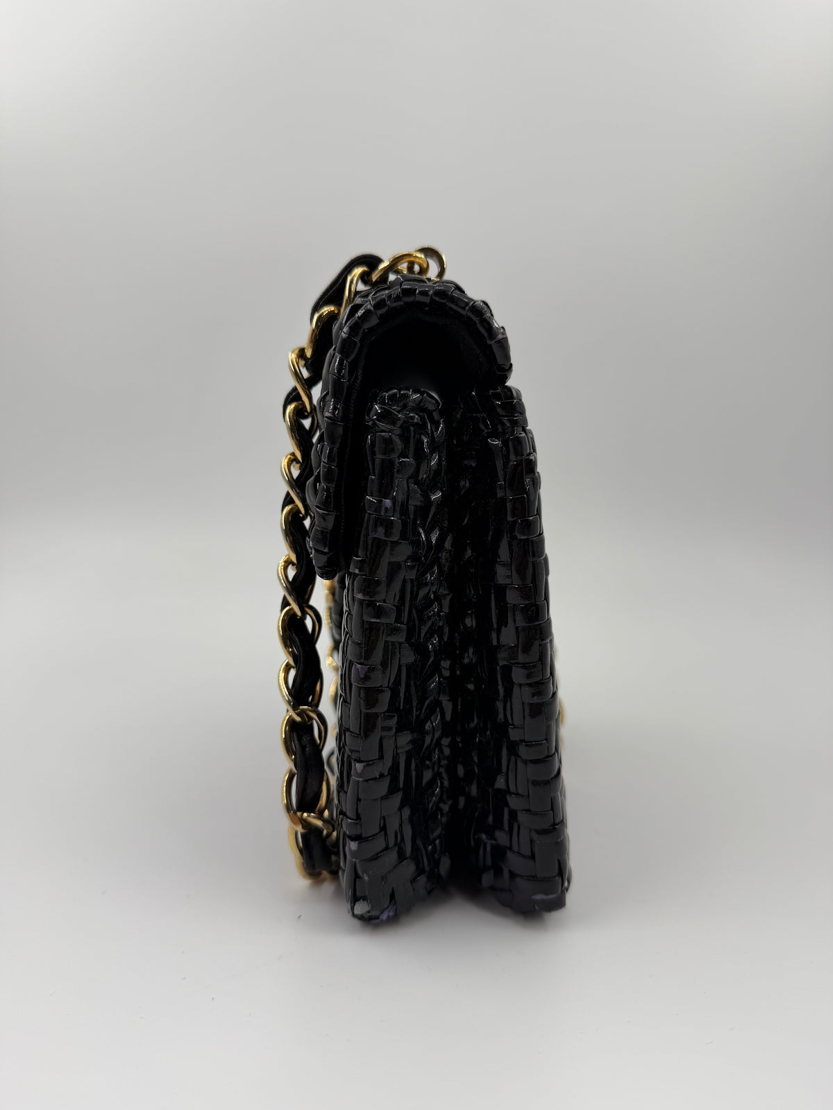 2001 CHANEL WOVEN WICKER/RATTAN MINI CLASSIC FLAP BAG - BLACK/GOLD