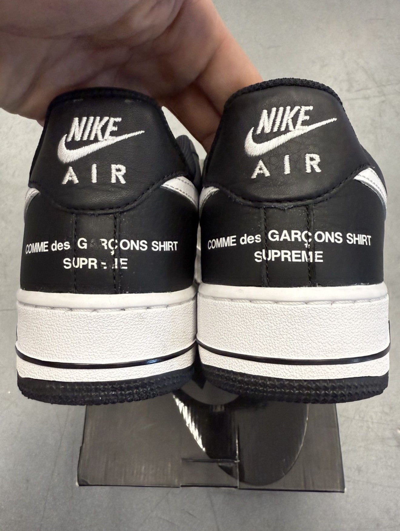 2018 SIZE 9 SUPREME CDG NIKE AIR FORCE 1 COMMES DES GARCONS (PRE-OWNED WITH BOX)