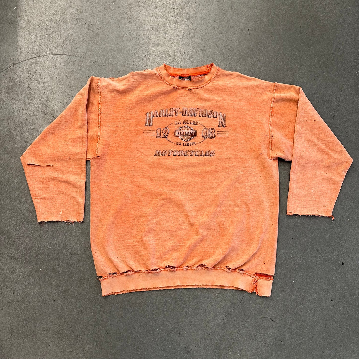 2001 HARLEY DAVIDSON NO RULES NO LIMITS DISTRESSED CREWNECK (HARLEY DAVIDSON TAG)