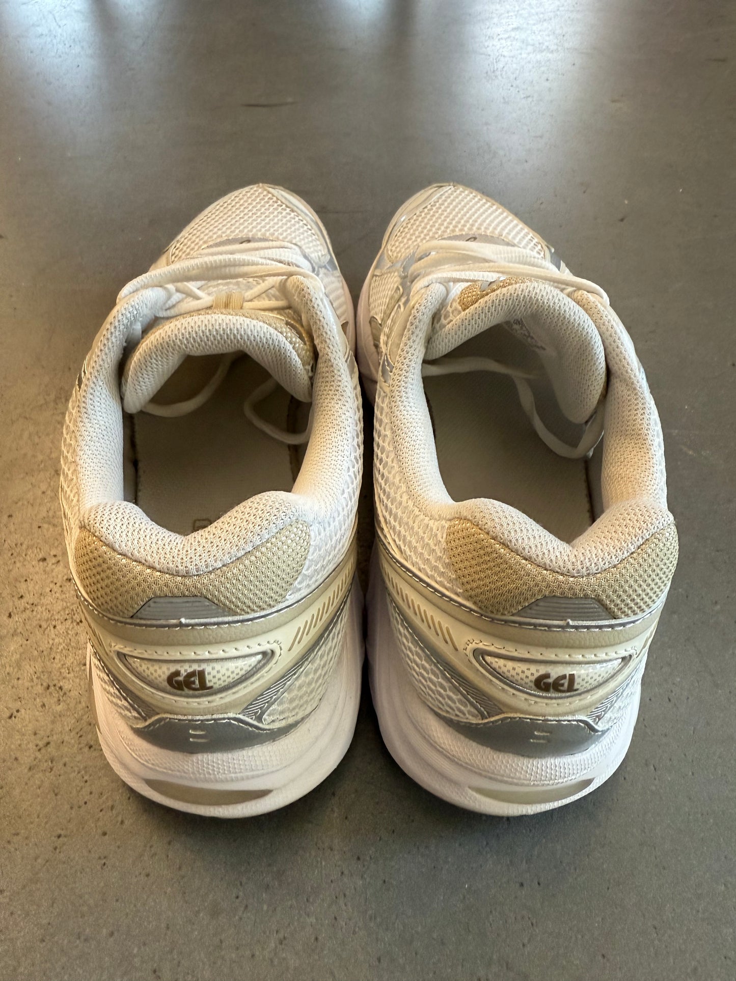 SIZE 10 ASICS GT-2160 WHITE PUTTY (PRE-OWNED, NO BOX)