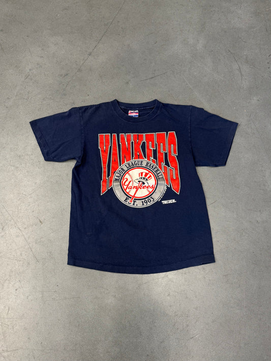 1990 TRENCH YANKEES MAJOR LEAGUE BASEBALL EST. 1903 TEE