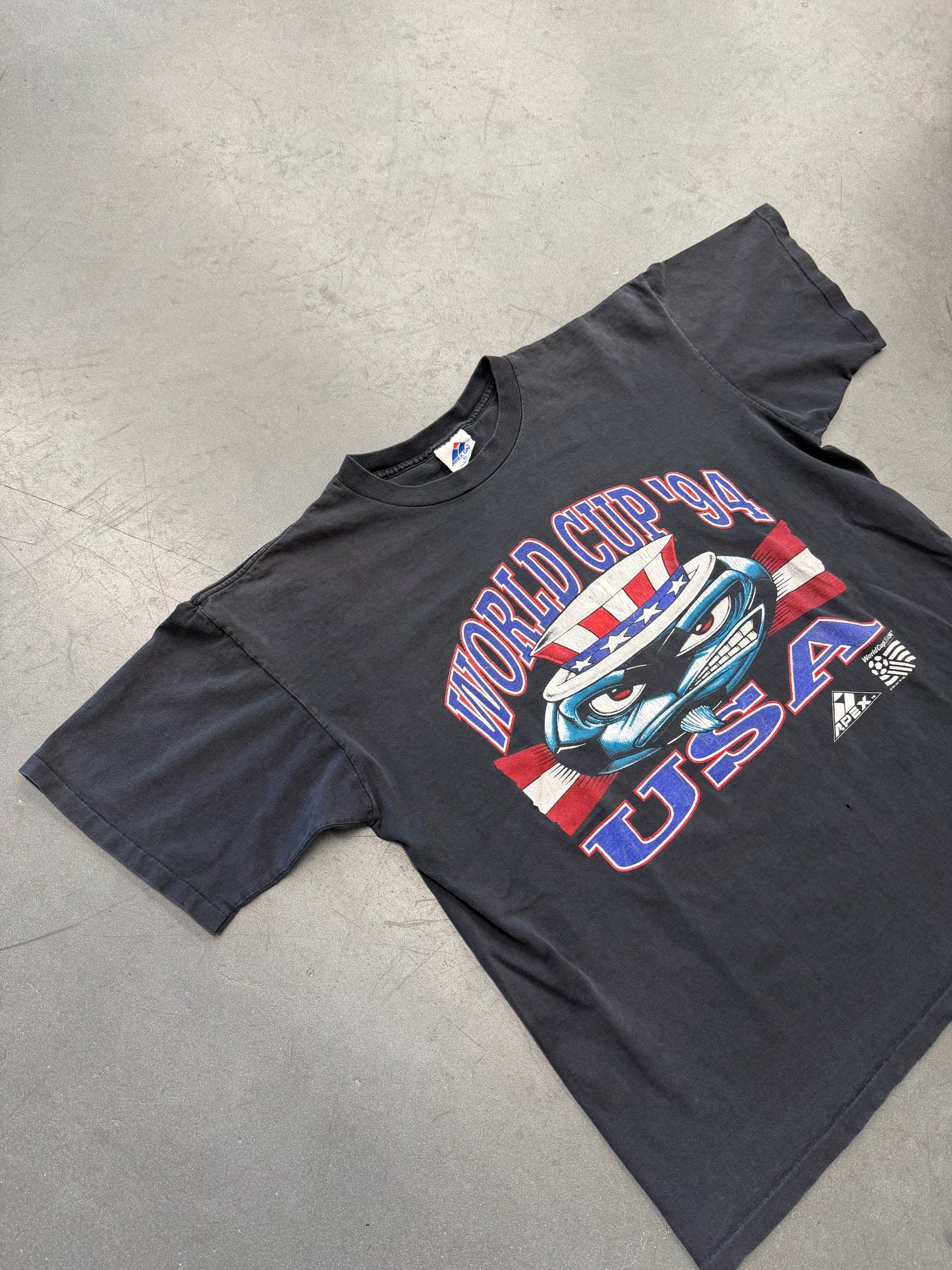 1991 WORLD CUP '94 USA SOCCER BALL FACE TEE (APEX ONE TAG)