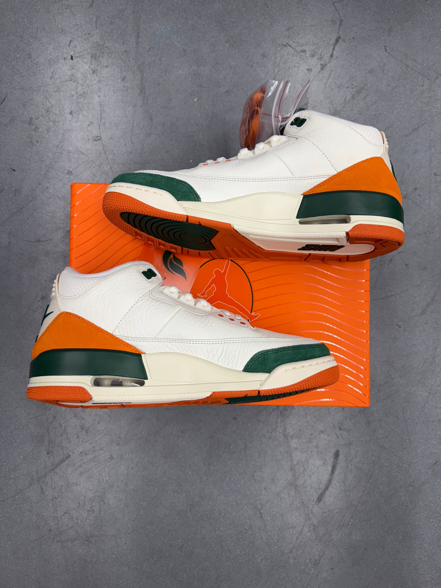 2025 SIZE 10 JORDAN 3 RETRO SP SOLEFLY MIAMI ART BASEL EXCLUSIVE (NEW WITH BOX)