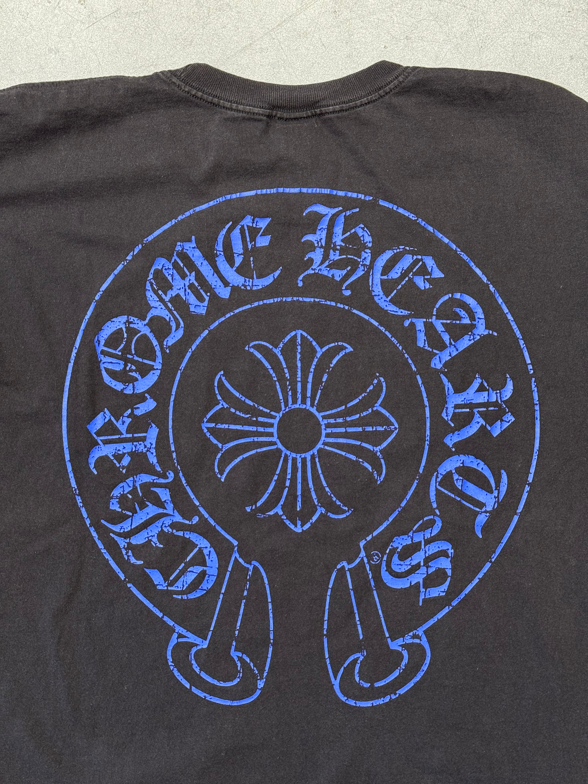 2010-12 CHROME HEARTS BLUE CROSS HORSESHOE LONG SLEEVE POCKET TEE - BLACK/BLUE
