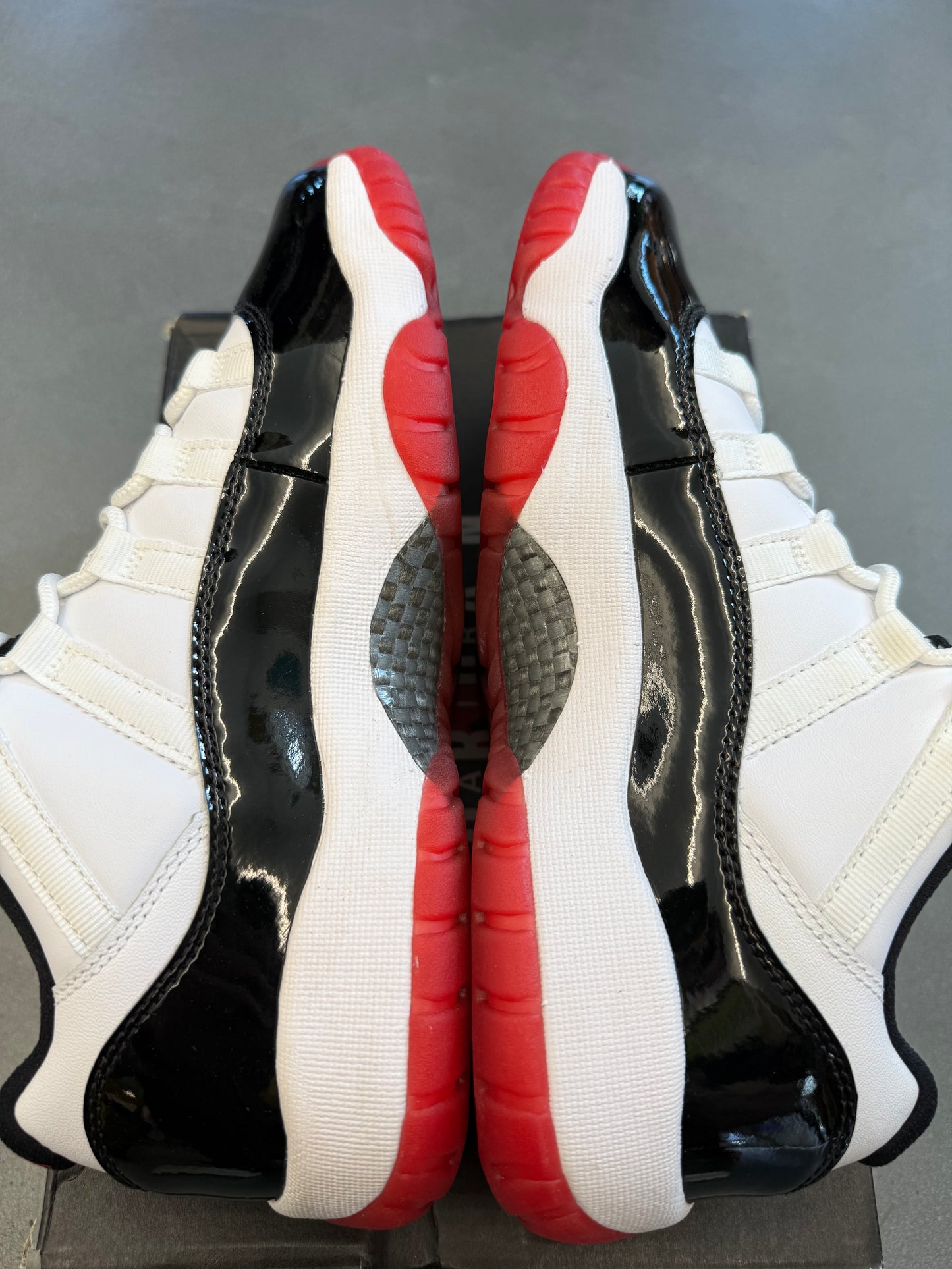 SIZE 7Y 2020 AIR JORDAN 11 RETRO LOW CONCORD BRED (TRIED-ON WITH BOX)