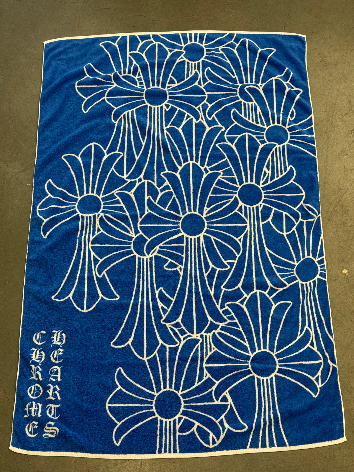 CHROME HEARTS CEMETERY CROSS BEACH TOWEL - BLUE/WHITE