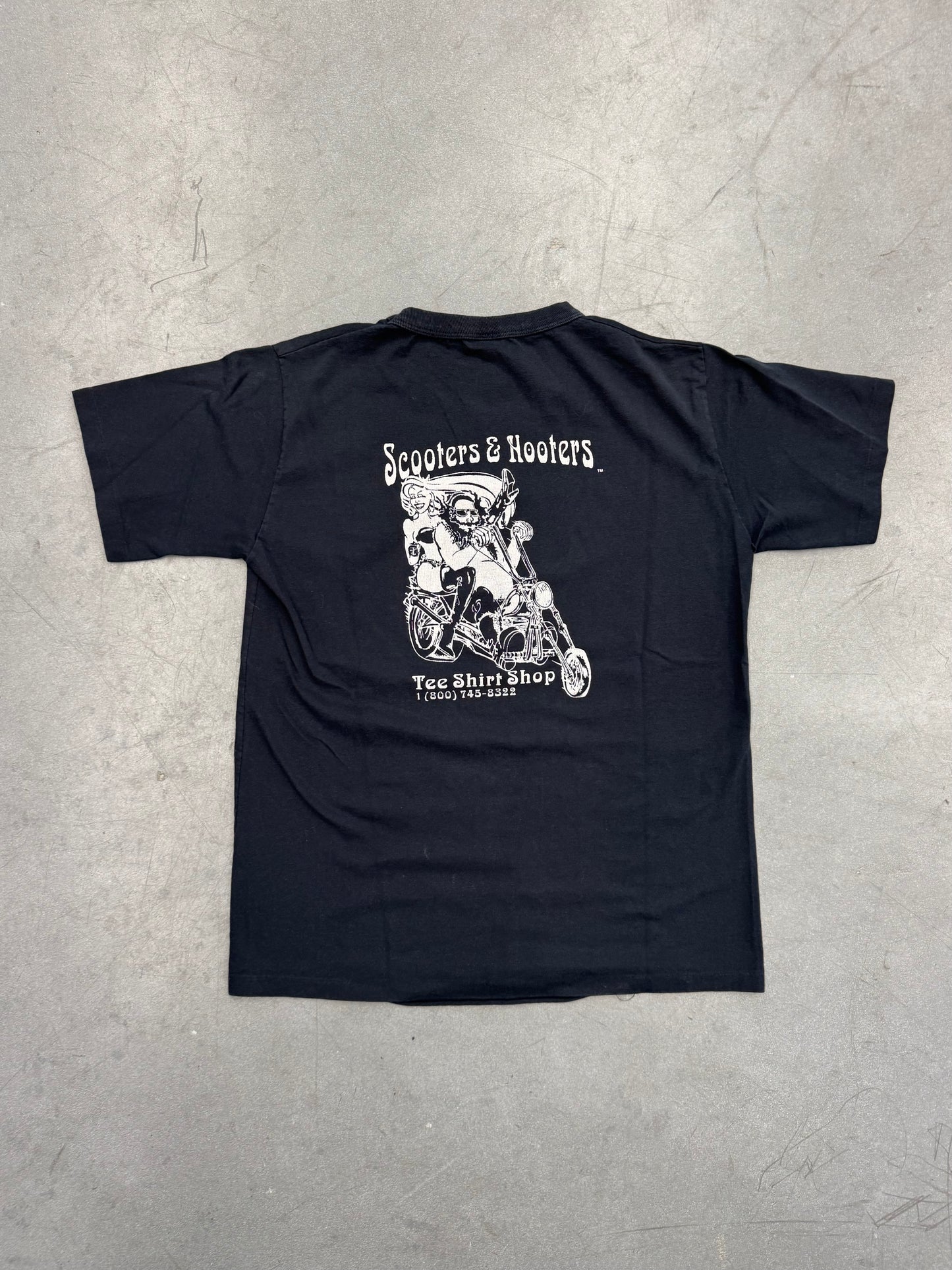 90S SCOOTERS & HOOTERS TEE SHIRT SHOP "THERE SHITHEAD. NOW YOURS LEAKS OIL TOO!" TEE (FADED TAG)