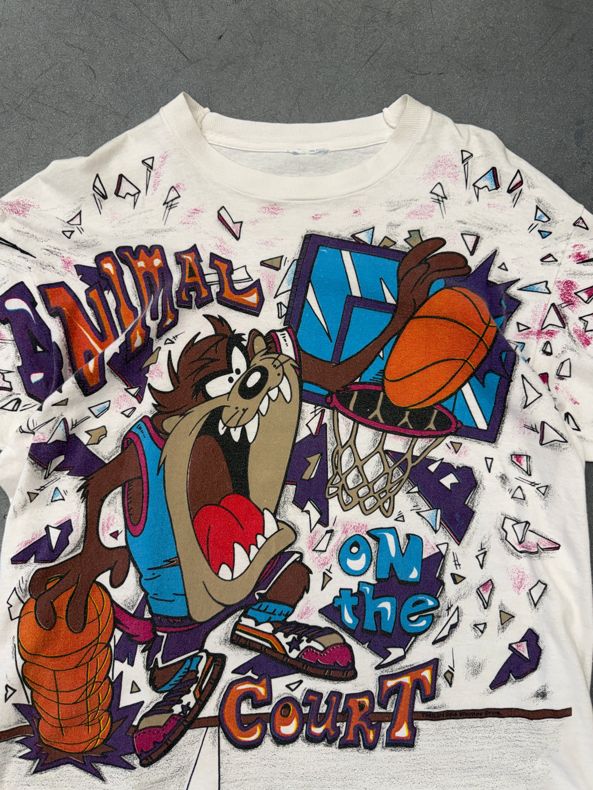 1994 ANIMAL ON THE COURT MONSTER DUNKER TAZ TEE (PULLED TAG)