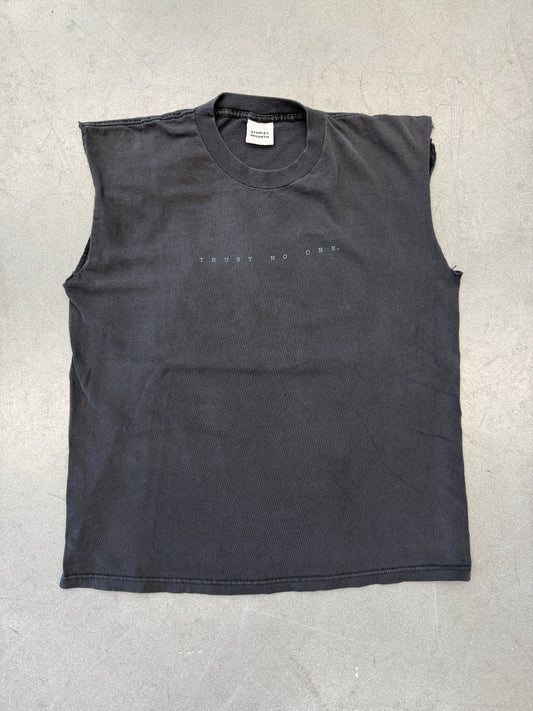 1995 THE X-FILES TRUST NO ONE CUT-OFF TEE (STANLEY DESANTIS TAG)