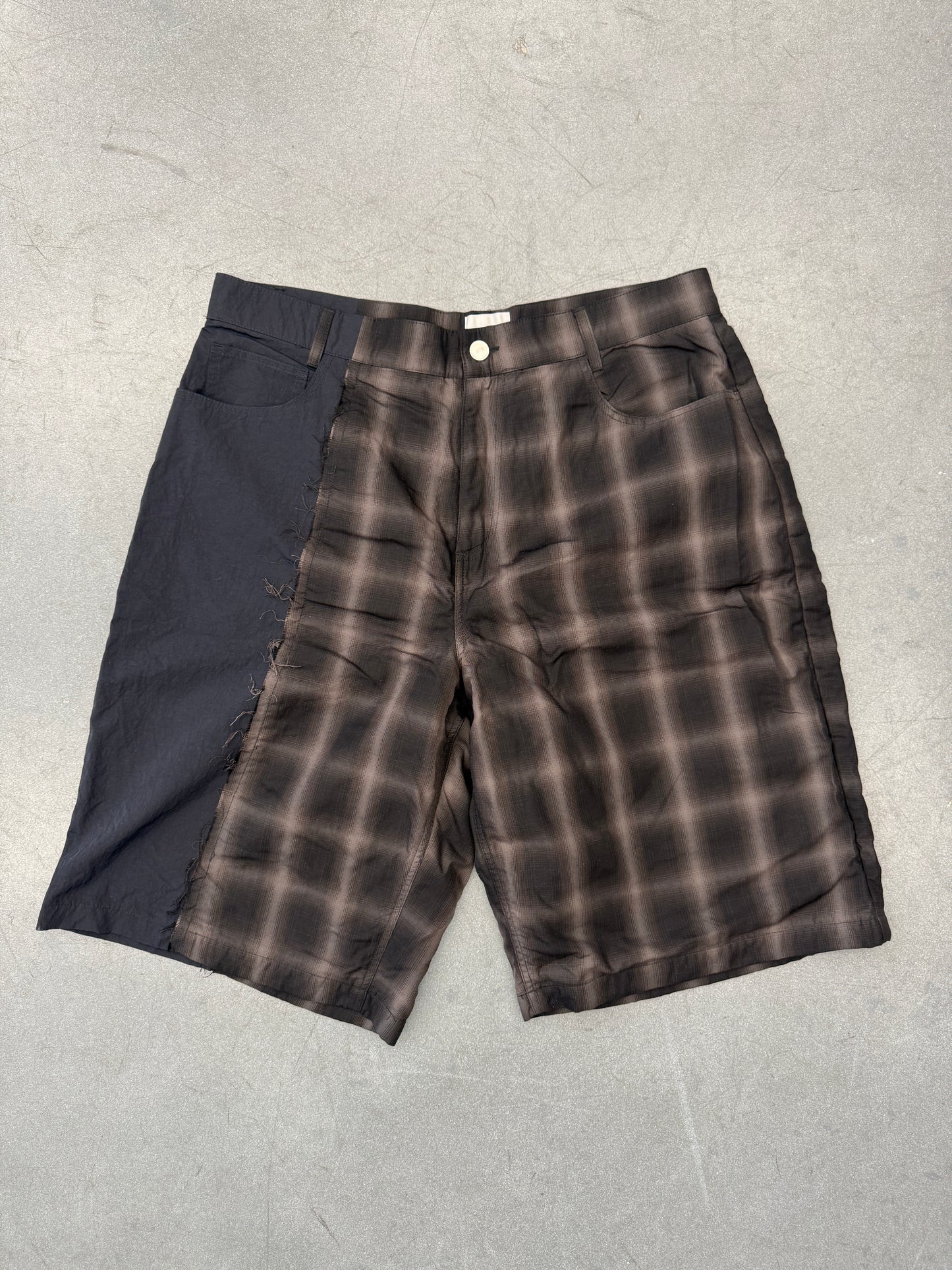 ARTE ANTWERP PLAID SHORTS
