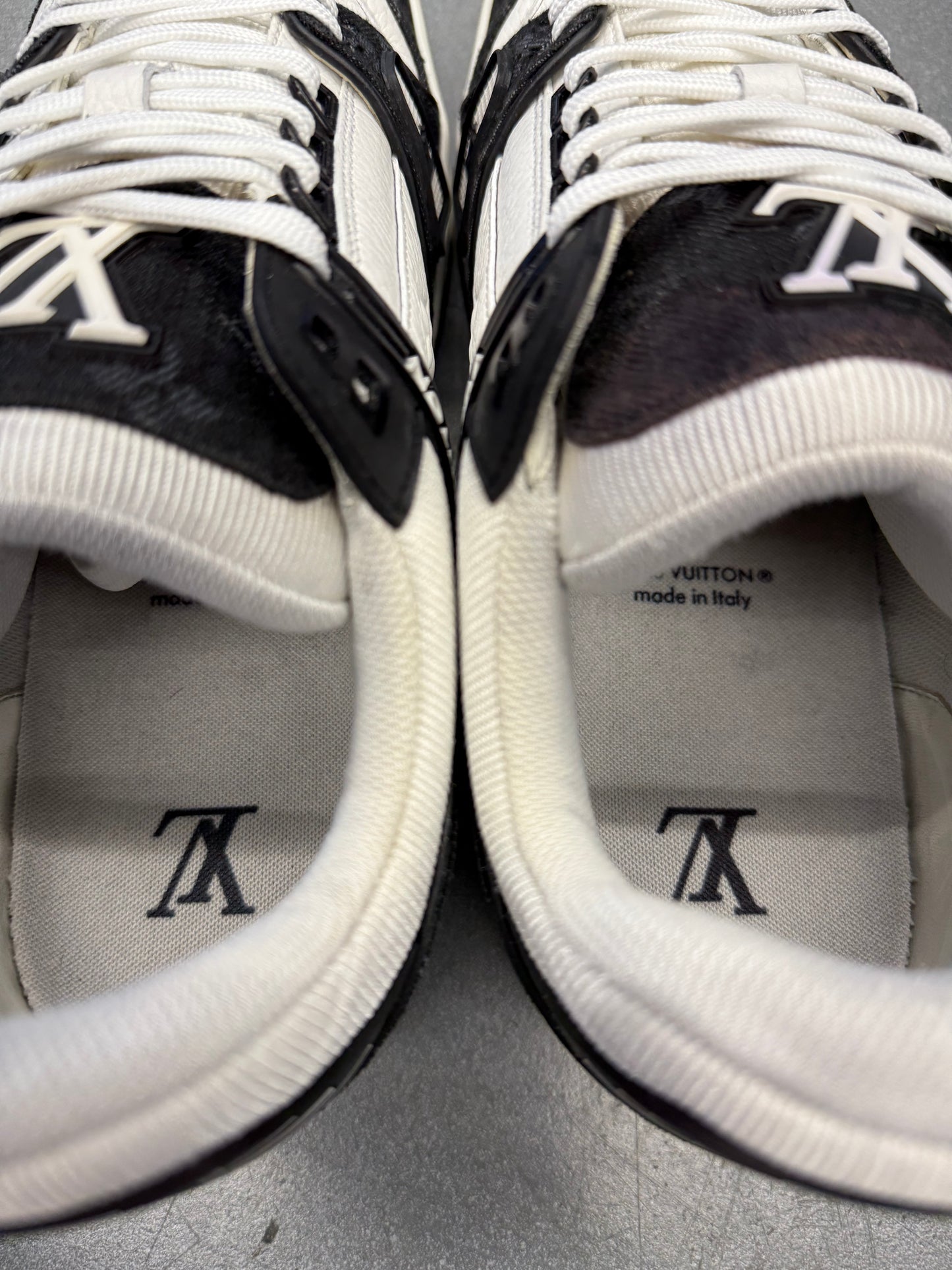 US 10 LV 8.5 LOUIS VUITTON LV TRAINER BLACK MONOGRAM DENIM