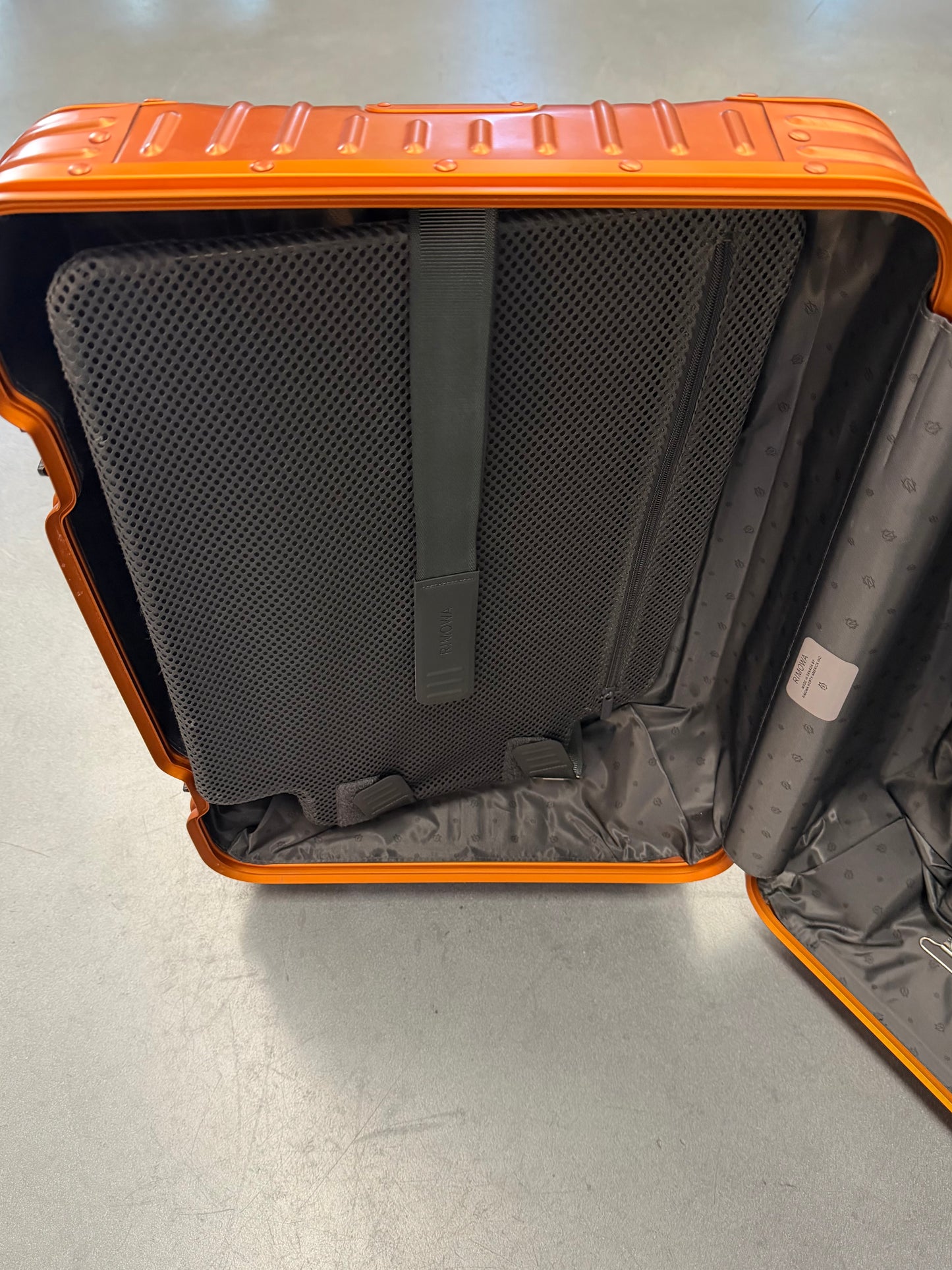 RIMOWA MARS CARRY-ON - ORANGE