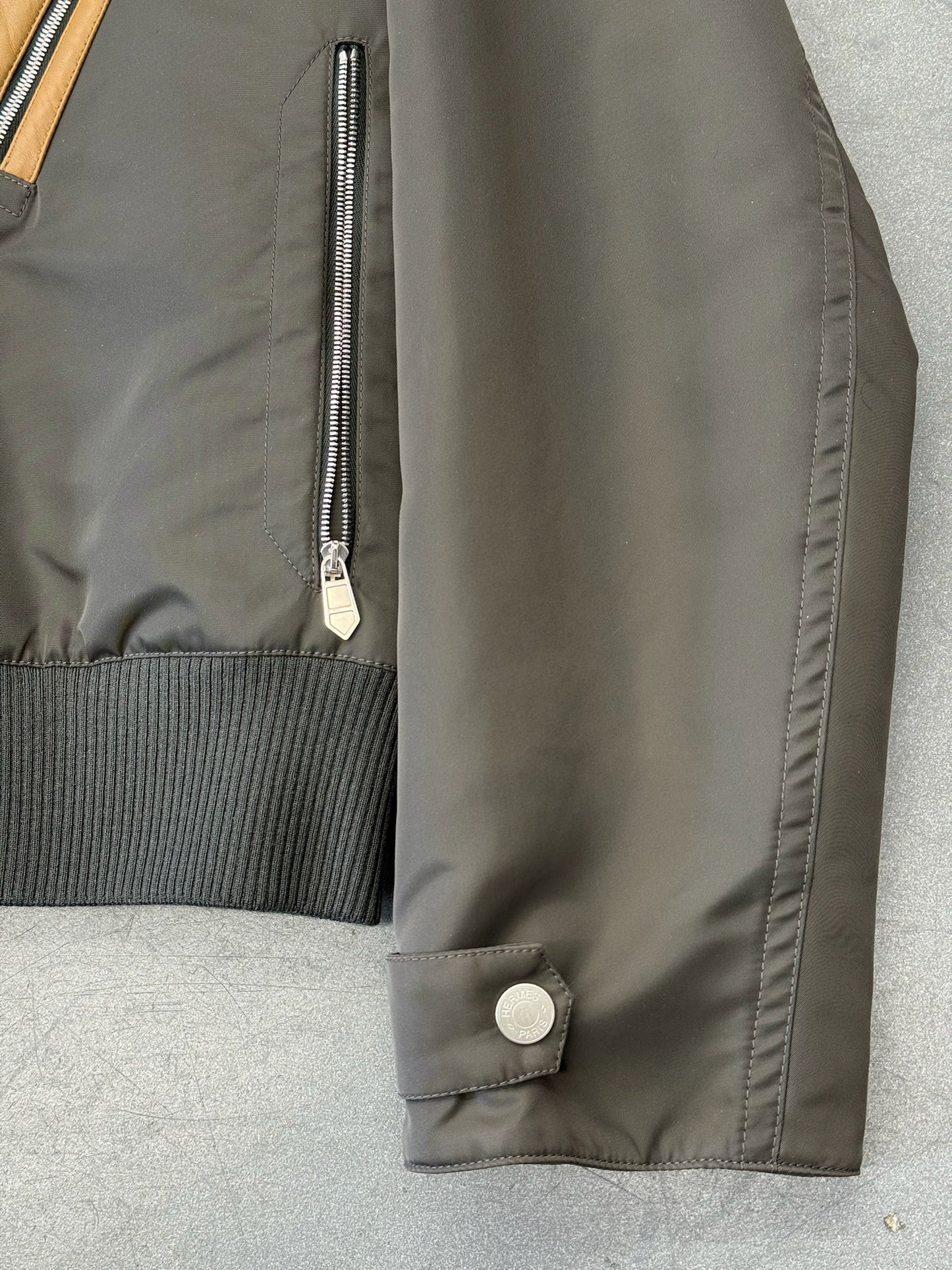 HERMES OFF-CENTER FULL-ZIP JACKET WITH BROWN LEATHER