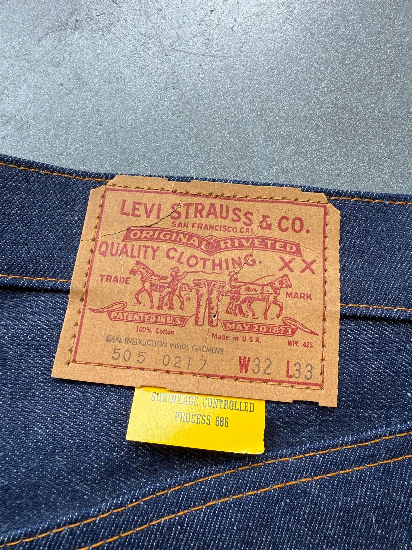 1978 LEVI'S NEW OLD STOCK 505-0217 DENIM JEANS (NWT) (SIZE 32X33)